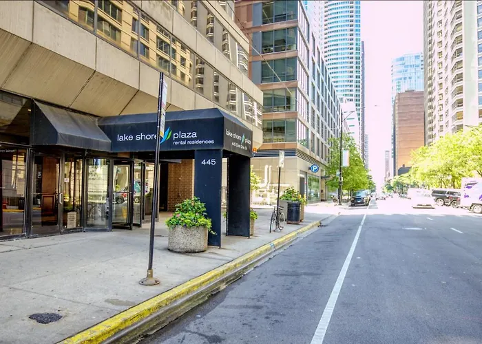 Streeterville W Gym Pool Nr Navy Pier Chi-410 * Chicago
