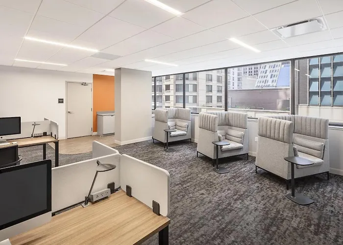 Streeterville W Gym Pool Nr Navy Pier Chi-410 *
